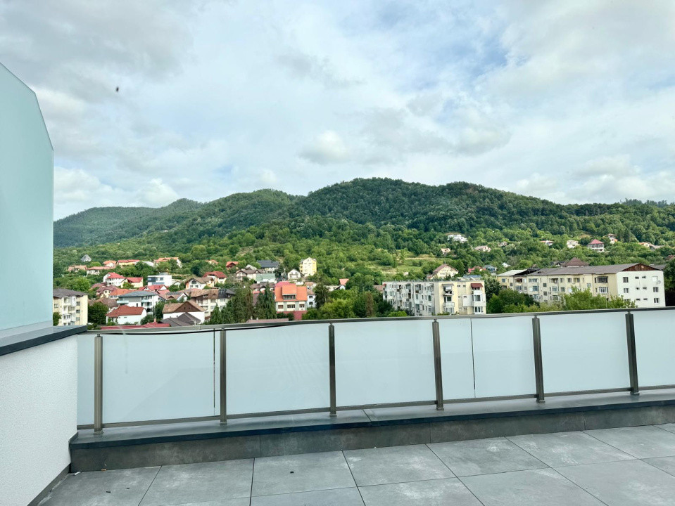 Apartament tip penthouse cu 3 camere si terasa generoasa - bloc nou - Sasar