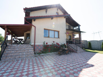 Vila de vanzare Sanpetru