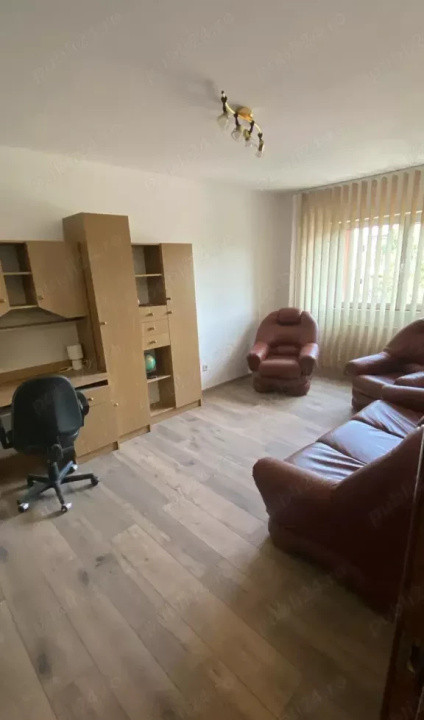 Inchiriere apartament 3 camere Calea București 3 camere