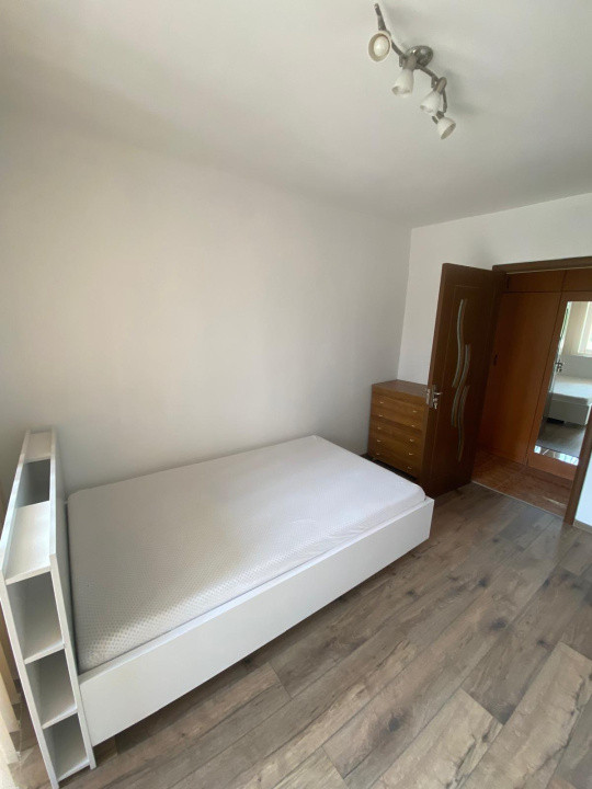 Inchiriere apartament 3 camere Calea București 3 camere