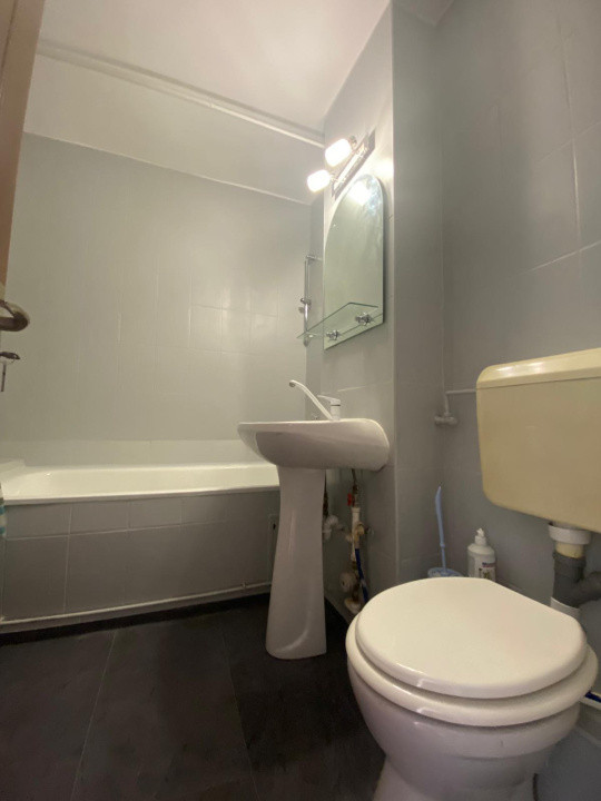 Inchiriere apartament 3 camere Calea București 3 camere
