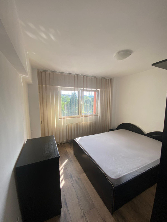 Inchiriere apartament 3 camere Calea București 3 camere