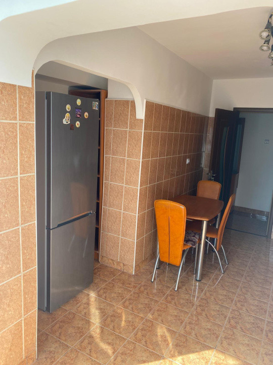 Inchiriere apartament 3 camere Calea București 3 camere