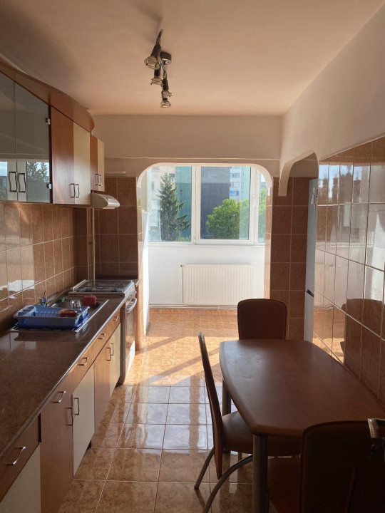Inchiriere apartament 3 camere Calea București 3 camere