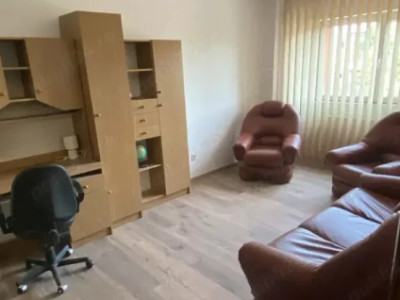 Inchiriere apartament 3 camere Calea București 3 camere