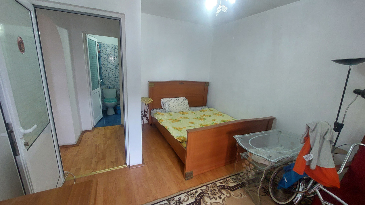 Apartament doua camere decomandat, etajul 5, 1 Mai zona Sara