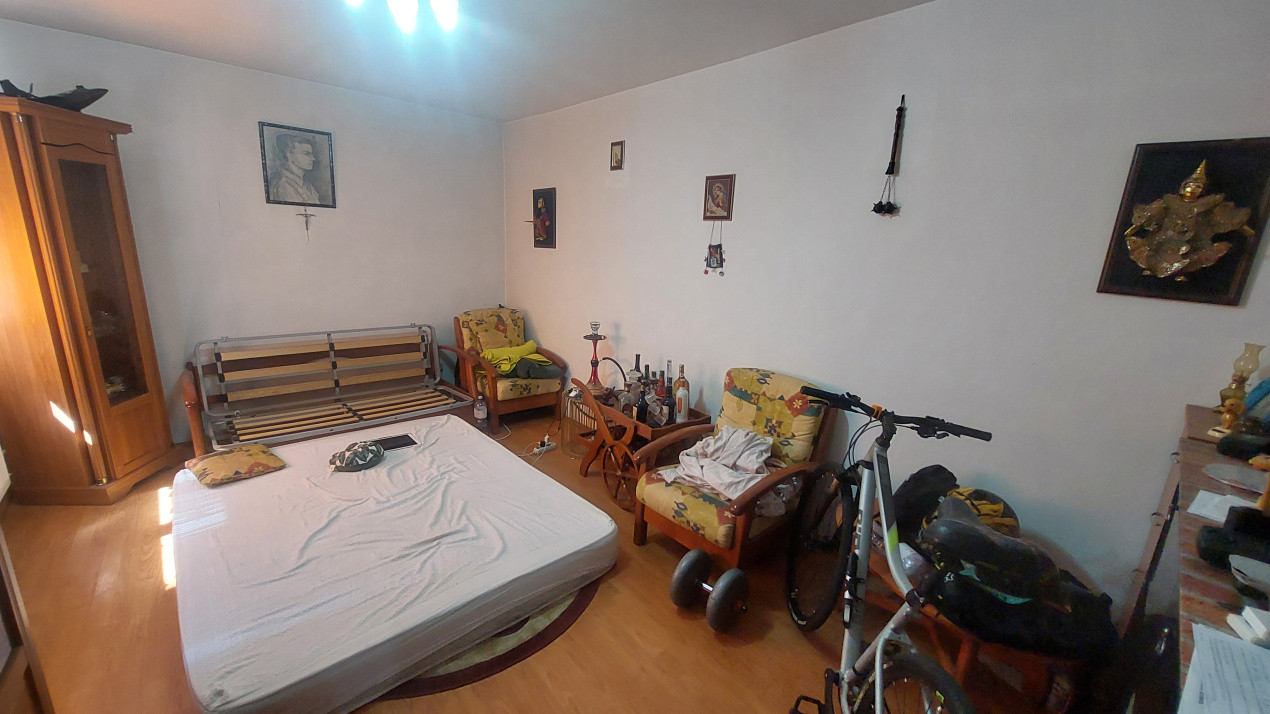 Apartament doua camere decomandat, etajul 5, 1 Mai zona Sara