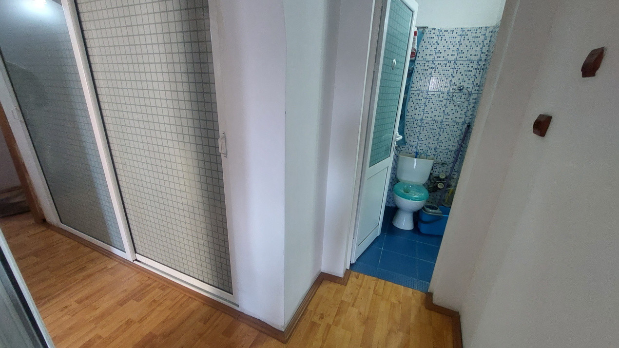 Apartament doua camere decomandat, etajul 5, 1 Mai zona Sara