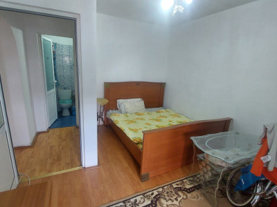 Apartament doua camere decomandat, etajul 5, 1 Mai zona Sara