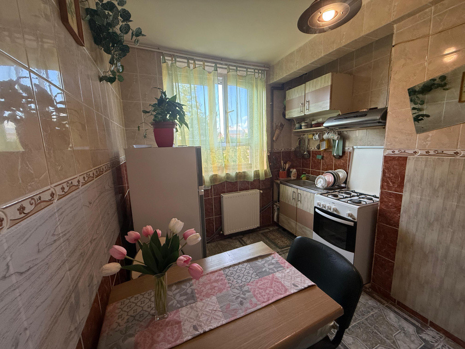Apartament 2 camere, semidecomandat, 43 mp , Central , zona Ramada