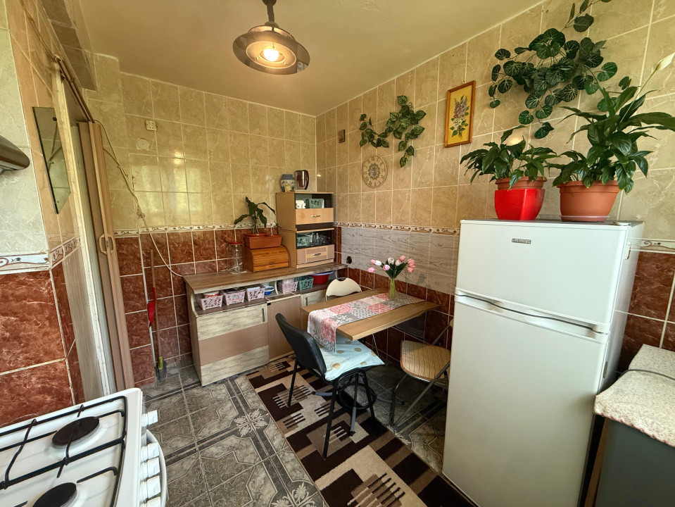 Apartament 2 camere, semidecomandat, 43 mp , Central , zona Ramada