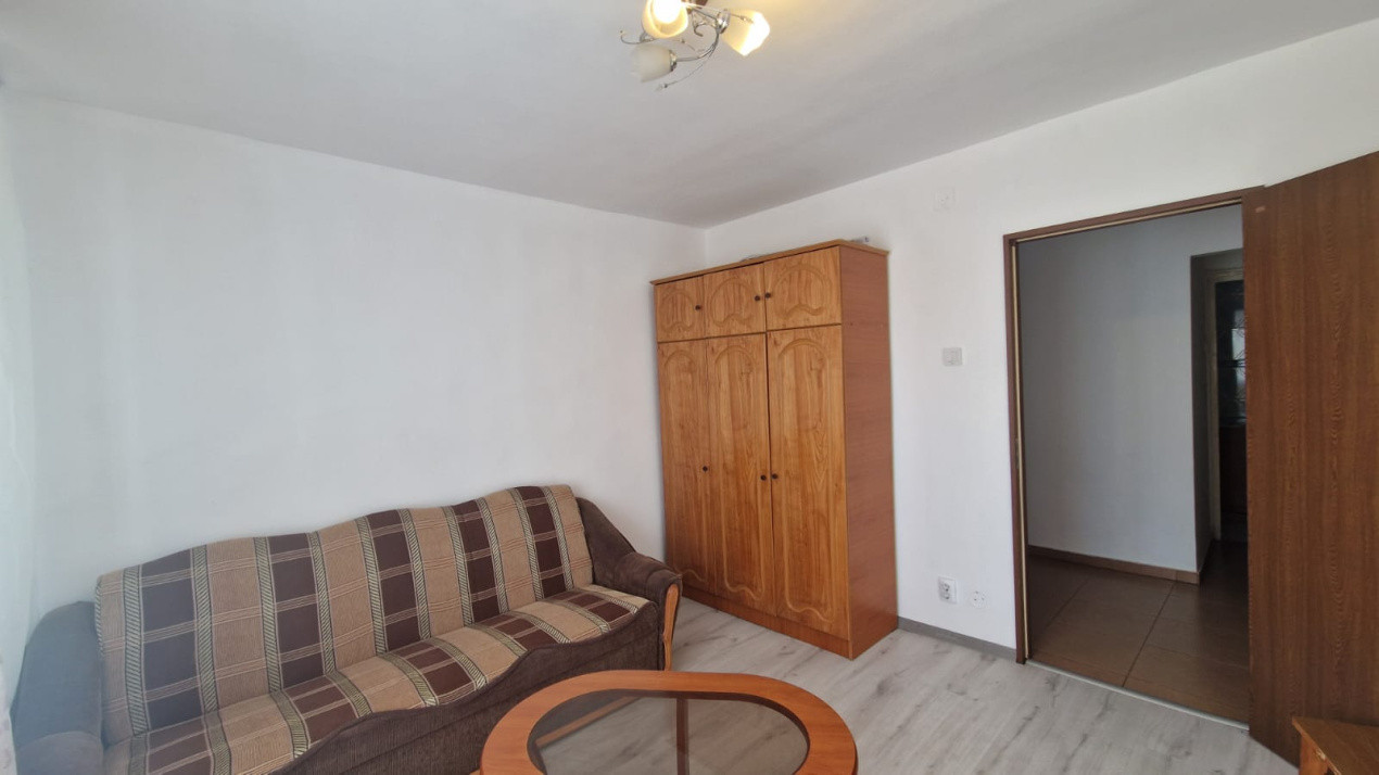 Apartament 3 camere, decomandat, 72mp, cartier Craiovita Noua, zona Orizont