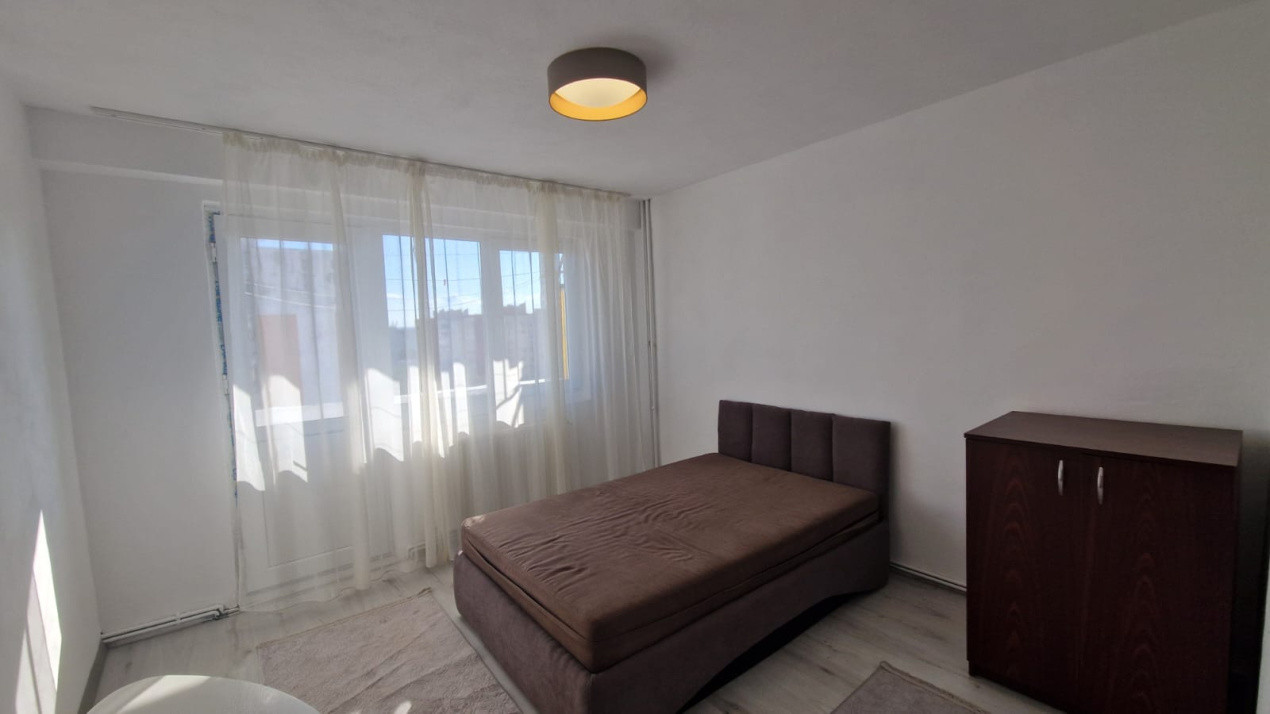 Apartament 3 camere, decomandat, 72mp, cartier Craiovita Noua, zona Orizont
