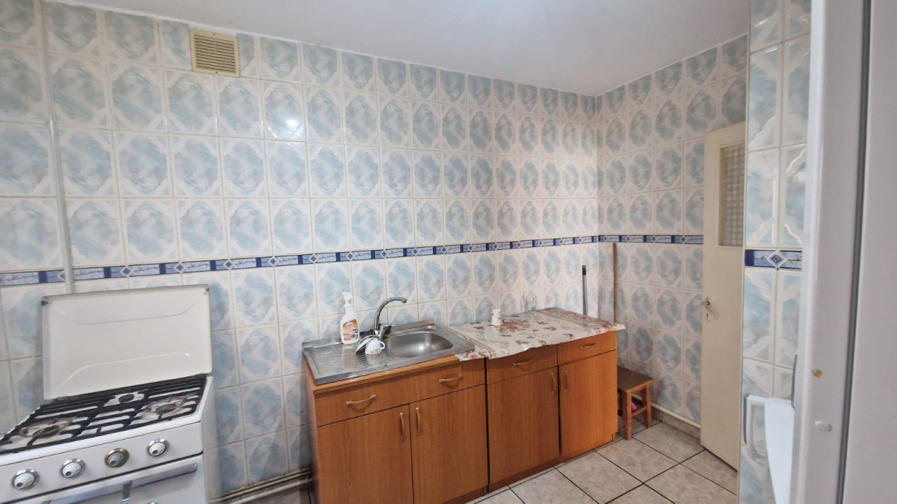 Apartament 3 camere, decomandat, 72mp, cartier Craiovita Noua, zona Orizont