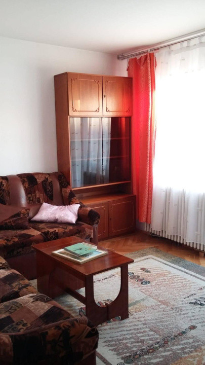 Ofertă de închiriere apart. cu 3 camere, Zorilor, 550 Eur