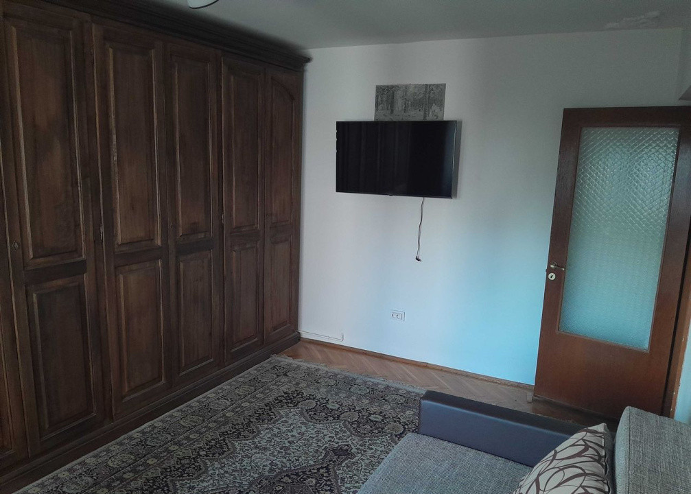 De închiriat apartament 4 camere –Calea Dumbrăvii –