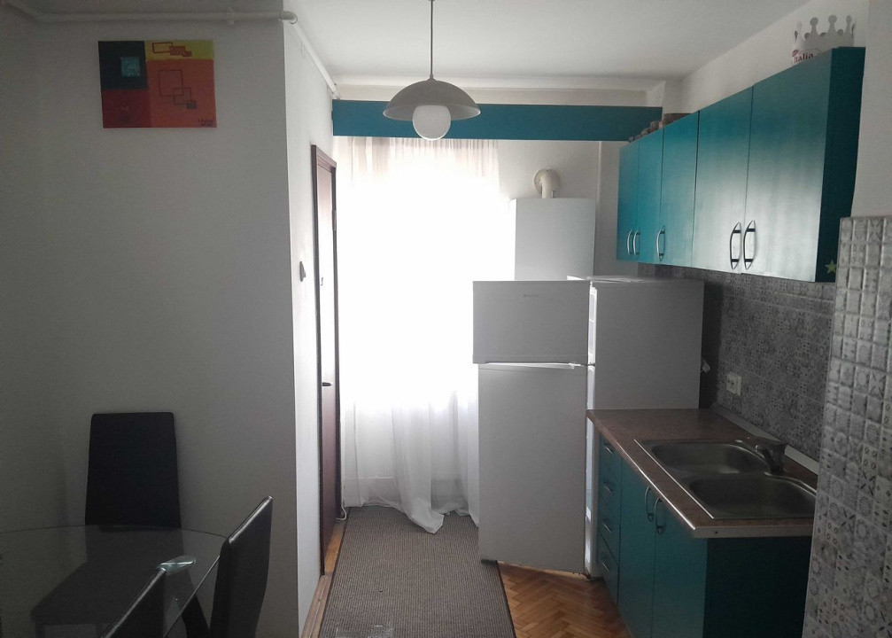 De închiriat apartament 4 camere –Calea Dumbrăvii –
