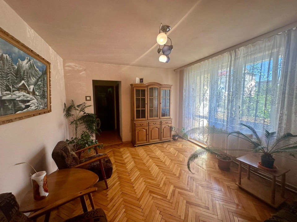 Apartament 3 camere zona Bizo