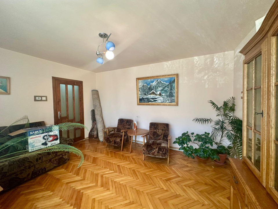 Apartament 3 camere zona Bizo