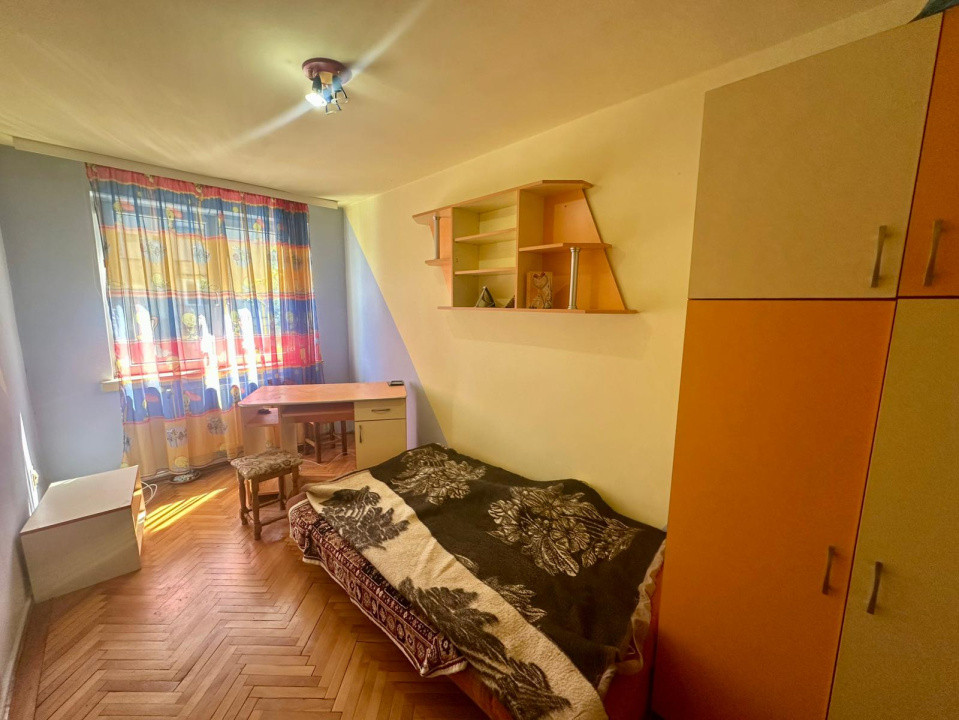 Apartament 3 camere zona Bizo