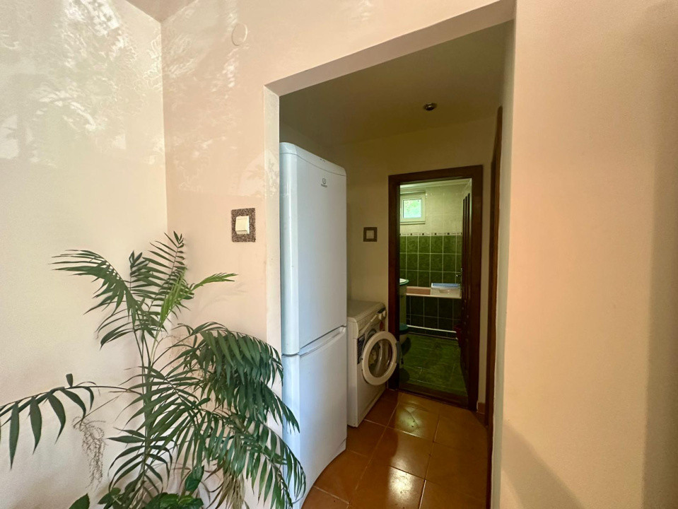 Apartament 3 camere zona Bizo