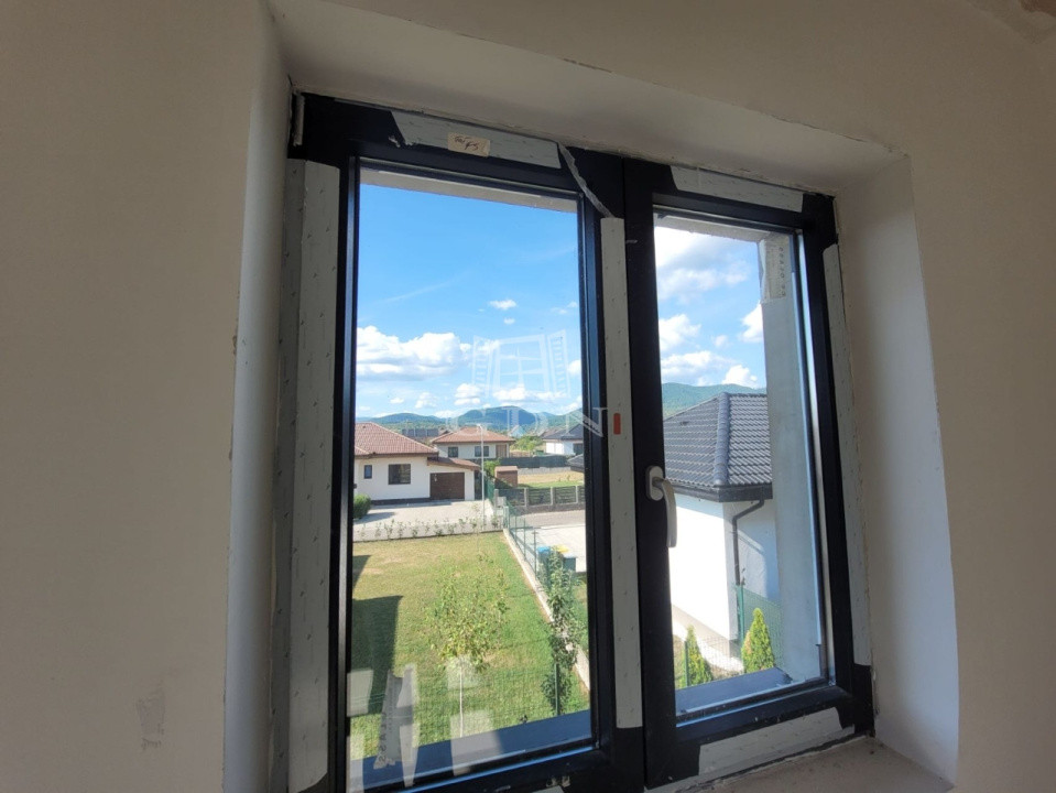 Duplex de vaznzare - sat Sasar -  cartier nou de case, luminoase si spatioase
