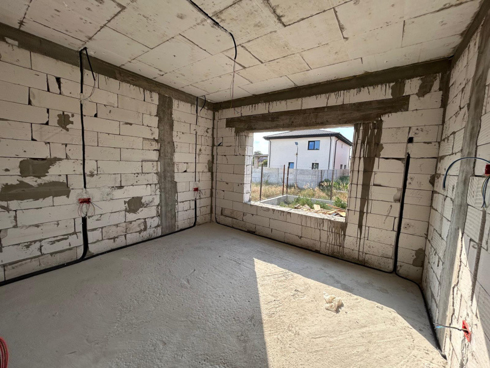 Casa plan parter, la rosu, 380 MP, 110 MP utili, Preajba