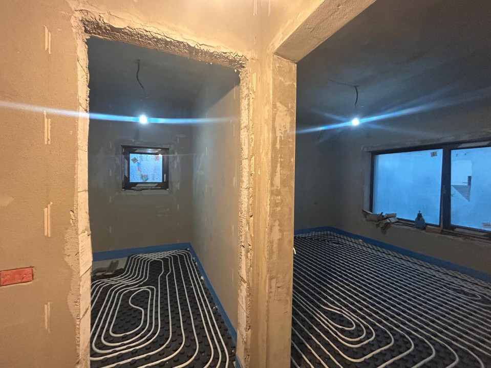 Casa plan parter, la rosu, 380 MP, 110 MP utili, Preajba