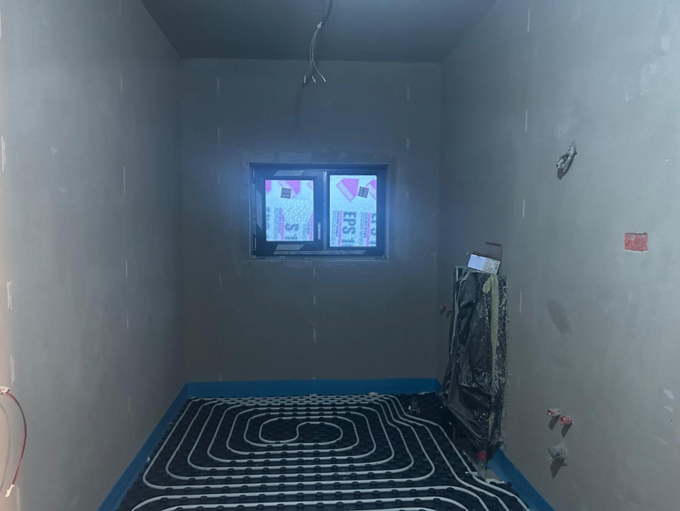 Casa plan parter, la rosu, 380 MP, 110 MP utili, Preajba