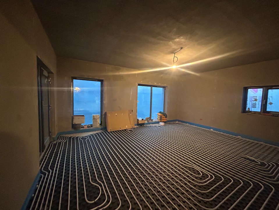 Casa plan parter, la rosu, 380 MP, 110 MP utili, Preajba