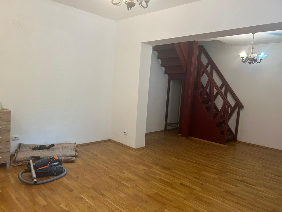 Casa S+P+M, 245 MP teren, 201 MP utili, Central