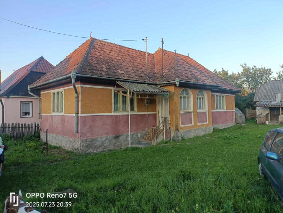 Casă tradițională de vânzare în comuna Gurghiu, satul Orșova