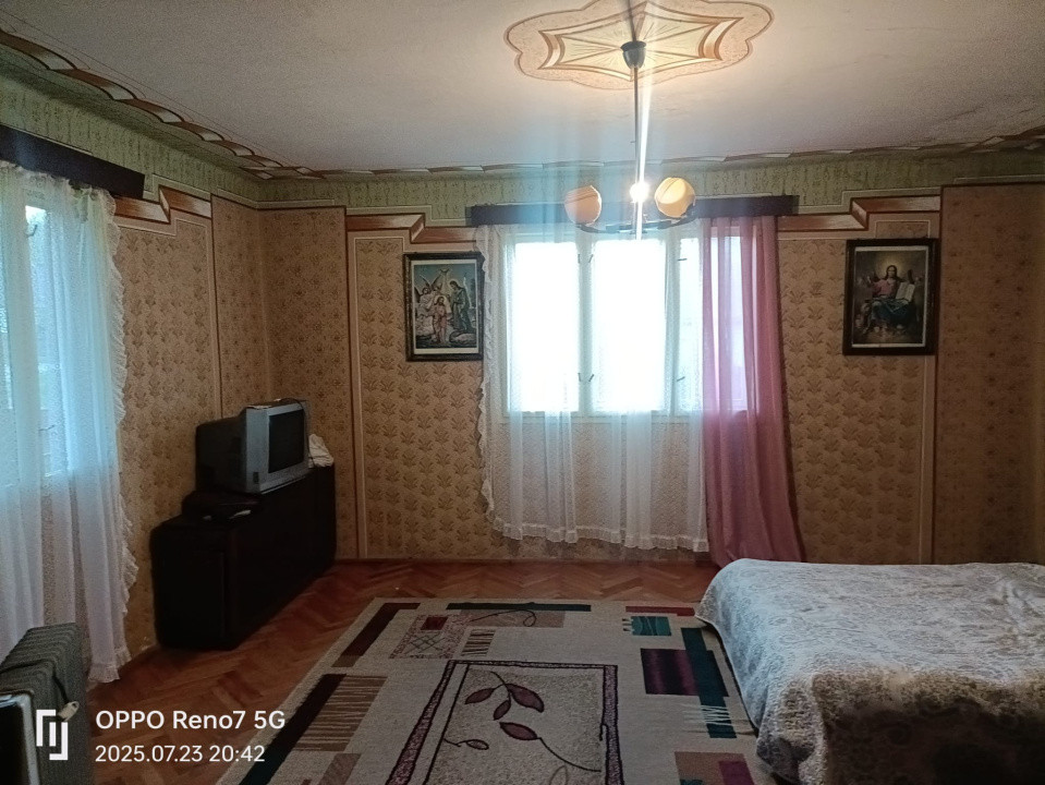 Casă tradițională de vânzare în comuna Gurghiu, satul Orșova