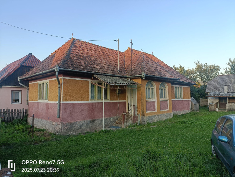 Casă tradițională de vânzare în comuna Gurghiu, satul Orșova