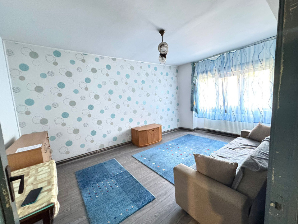 Apartament cu 1 camera de vanzare - etaj 1 - Decebal