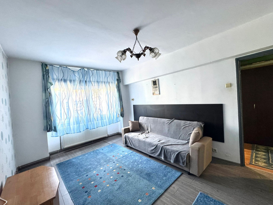 Apartament cu 1 camera de vanzare - etaj 1 - Decebal
