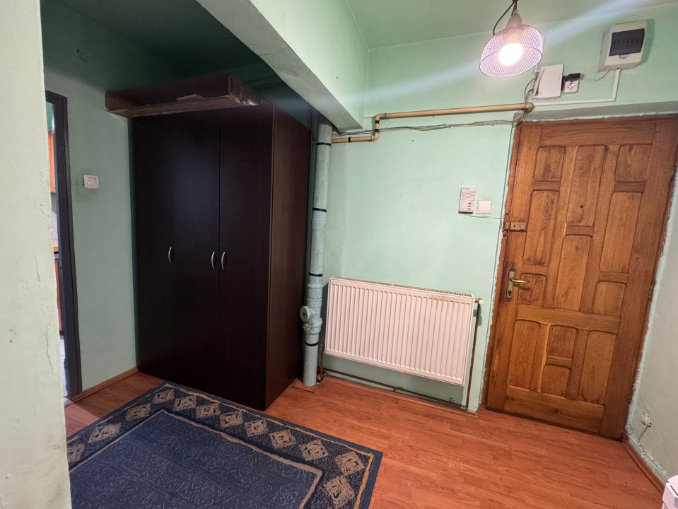 Apartament cu 1 camera de vanzare - etaj 1 - Decebal