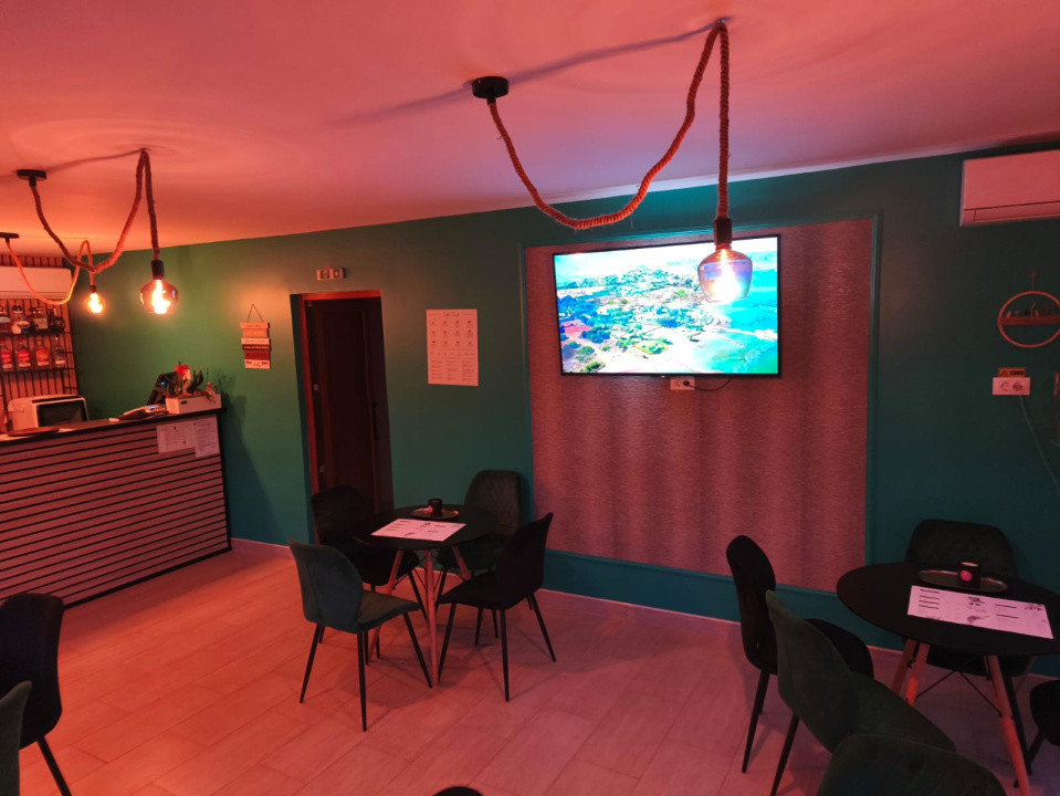 Spatiu comercial de vanzare ,65 mp 