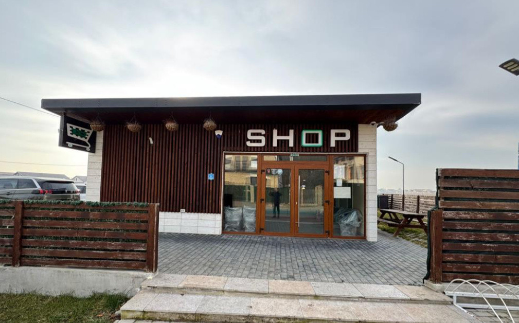 Spatiu comercial de vanzare ,65 mp 