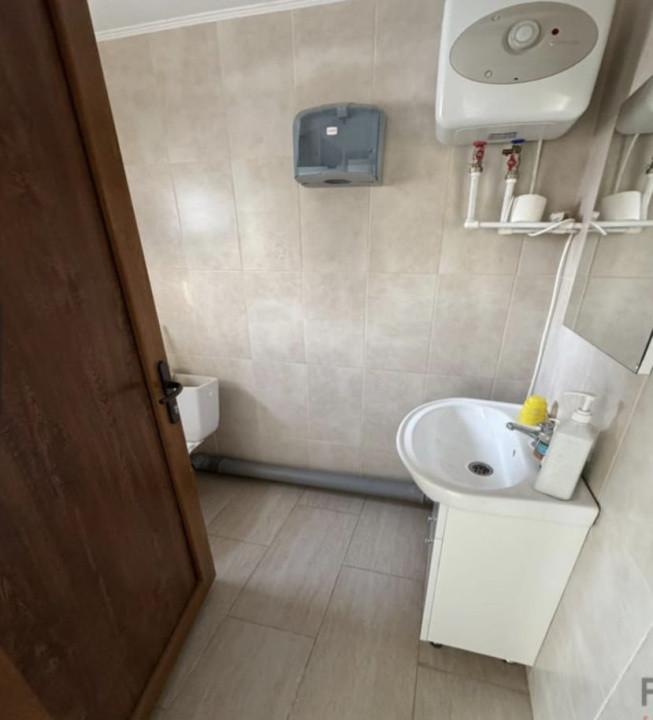 Spatiu comercial de vanzare ,65 mp 
