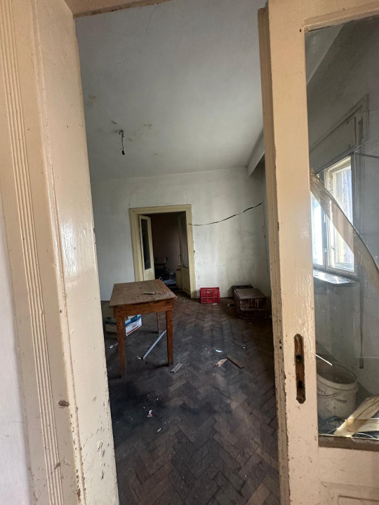 Doua case cu garaj si teren de 456mp