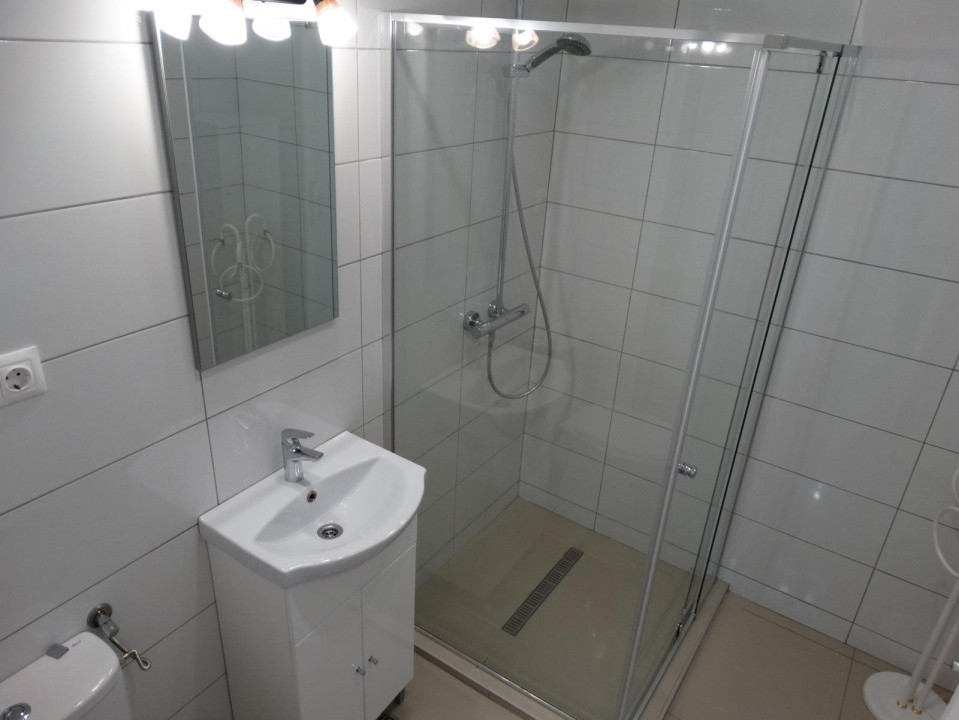 Apartament 2 camere decomandate-57 mp-prima închiriere -zona Dedeman