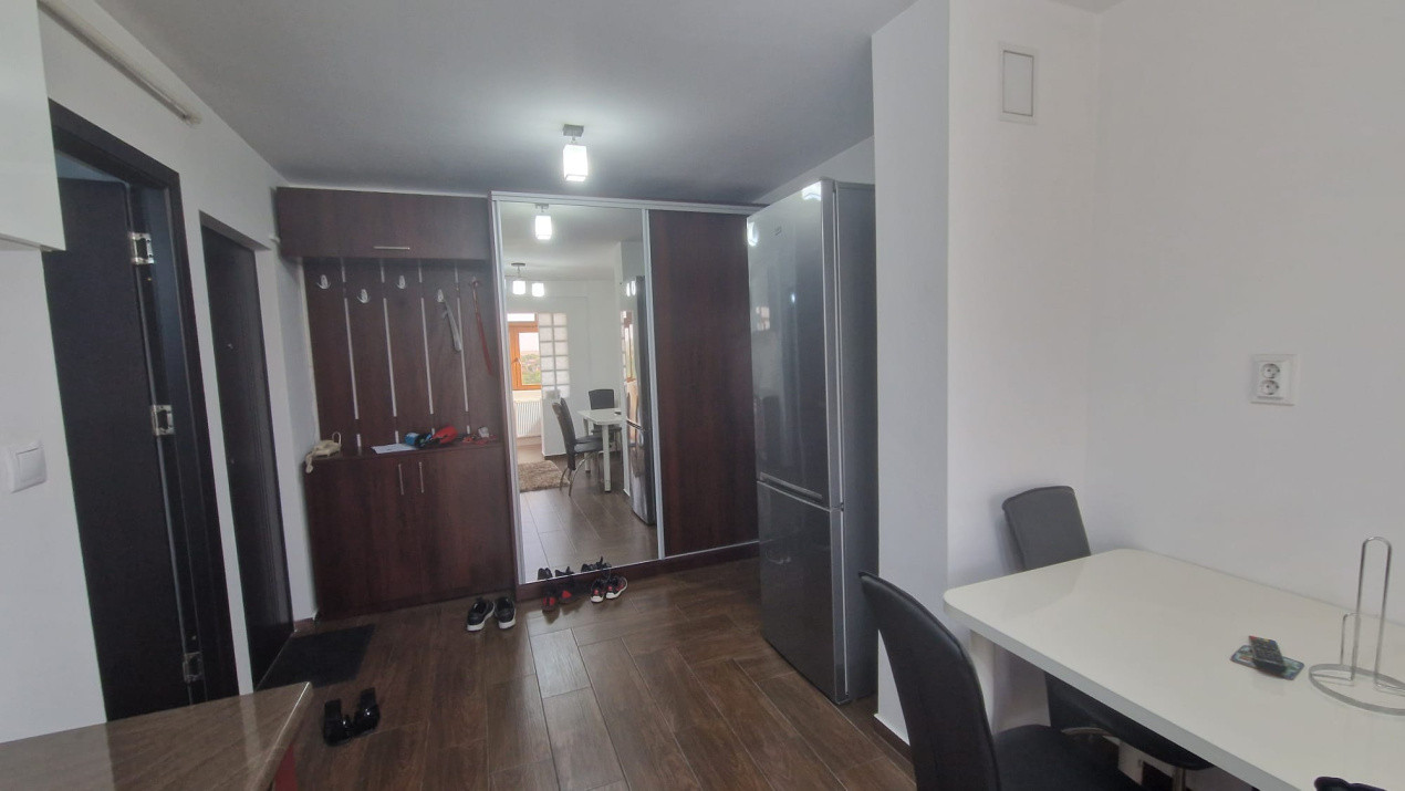 Apartament decomandat, 2 camere, 58mp, Rovine, zona Helmat