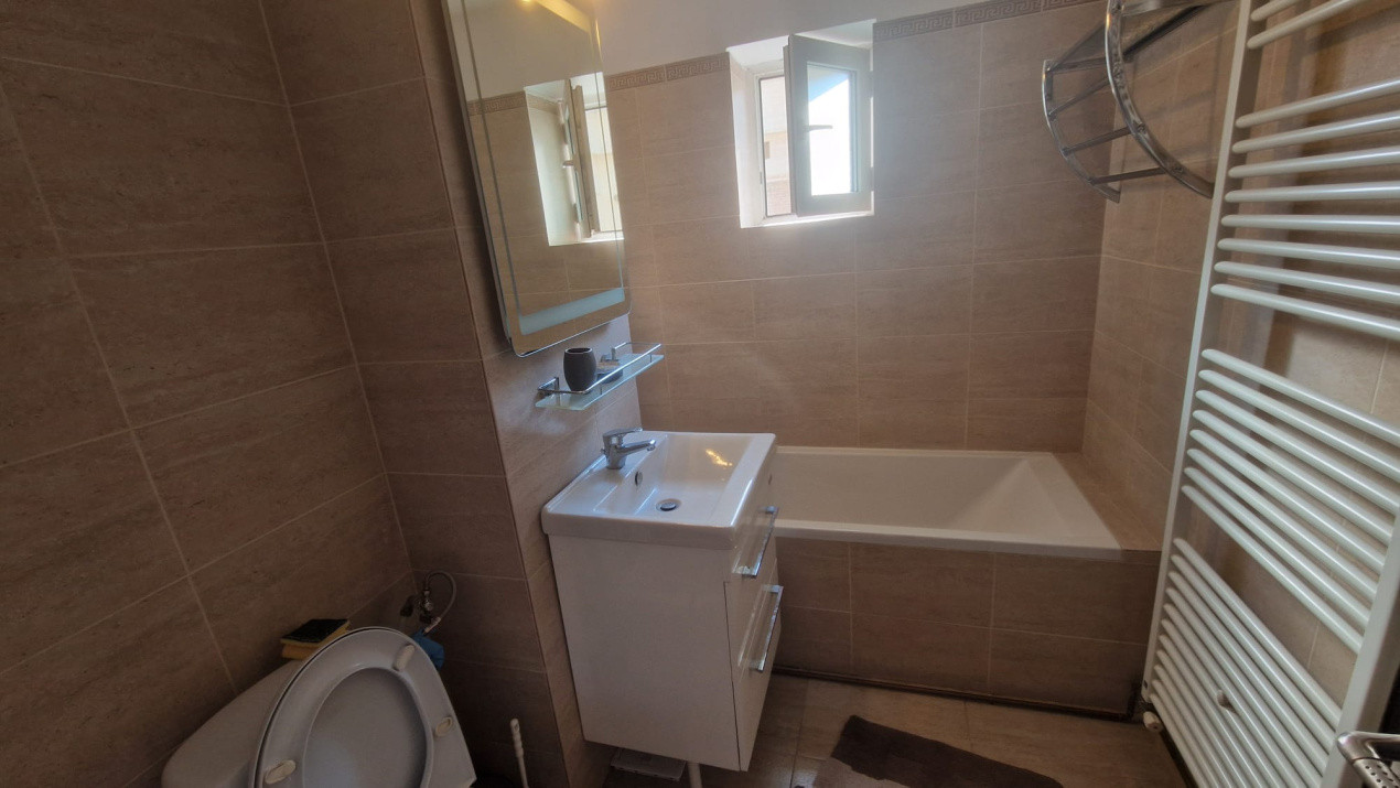 Apartament decomandat, 2 camere, 58mp, Rovine, zona Helmat