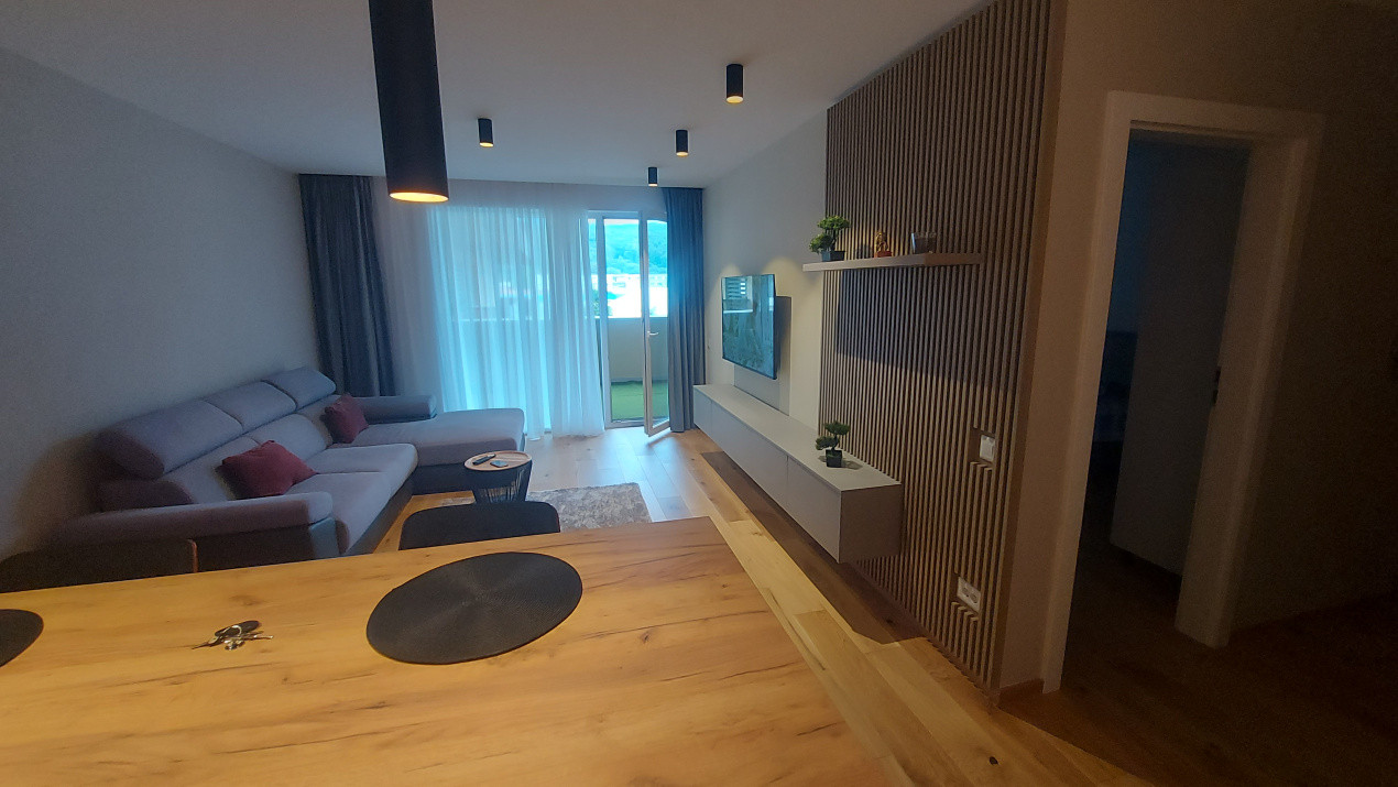 Apartament premium cu 2 camere – Prima închiriere – Urban Plaza, Brașov
