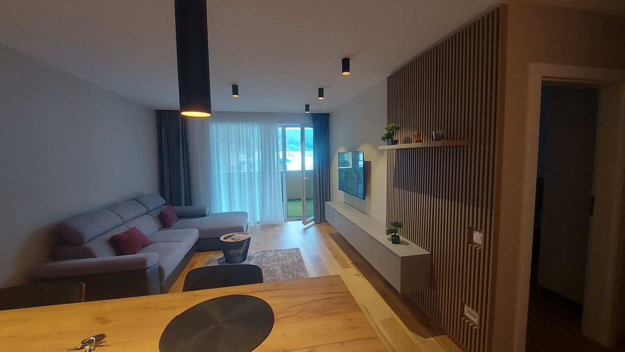 Apartament premium cu 2 camere – Prima închiriere – Urban Plaza, Brașov