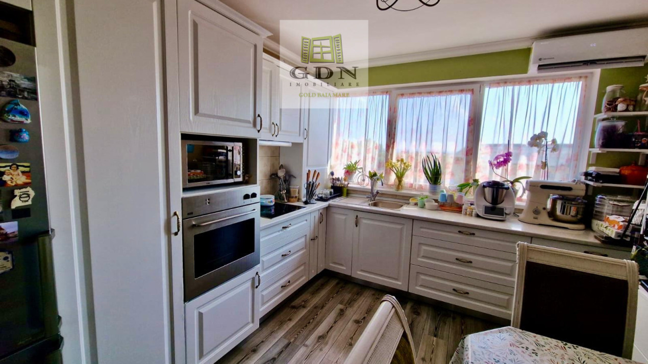 Inchiriere apartament - 3 camere pe 2 nivele - Republicii