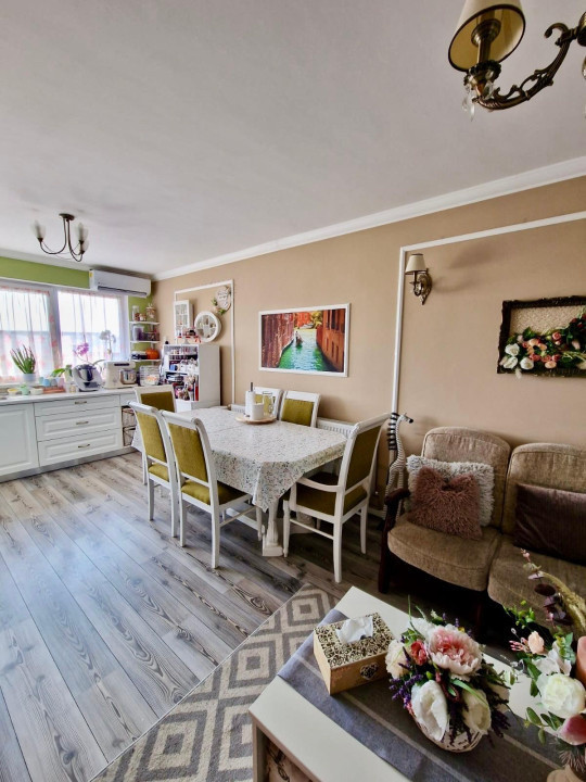 Inchiriere apartament - 3 camere pe 2 nivele - Republicii