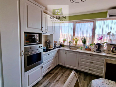 Inchiriere apartament - 3 camere pe 2 nivele - Republicii