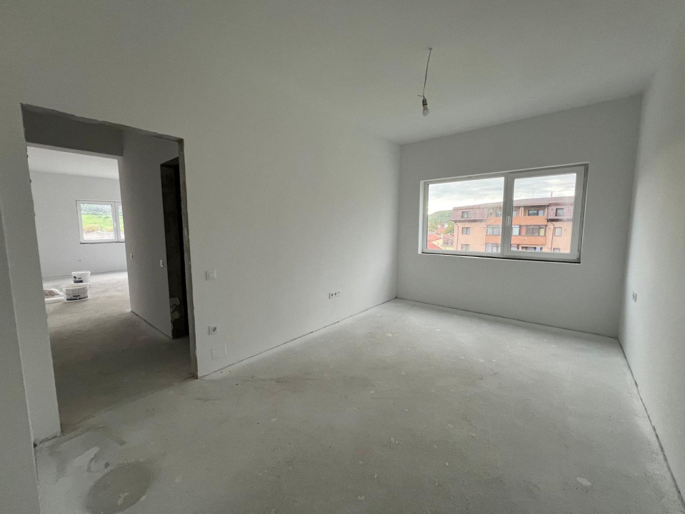 De vânzare apartament nou cu 3 camere, 74 mp., Comuna Baciu 